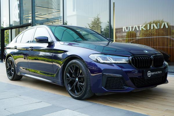 BMW 550i 2020 салон